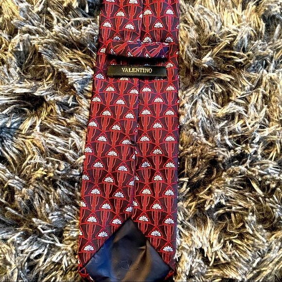 VALENTINO 100% Silk Tie Red Italy Designer - Picture 1 of 7